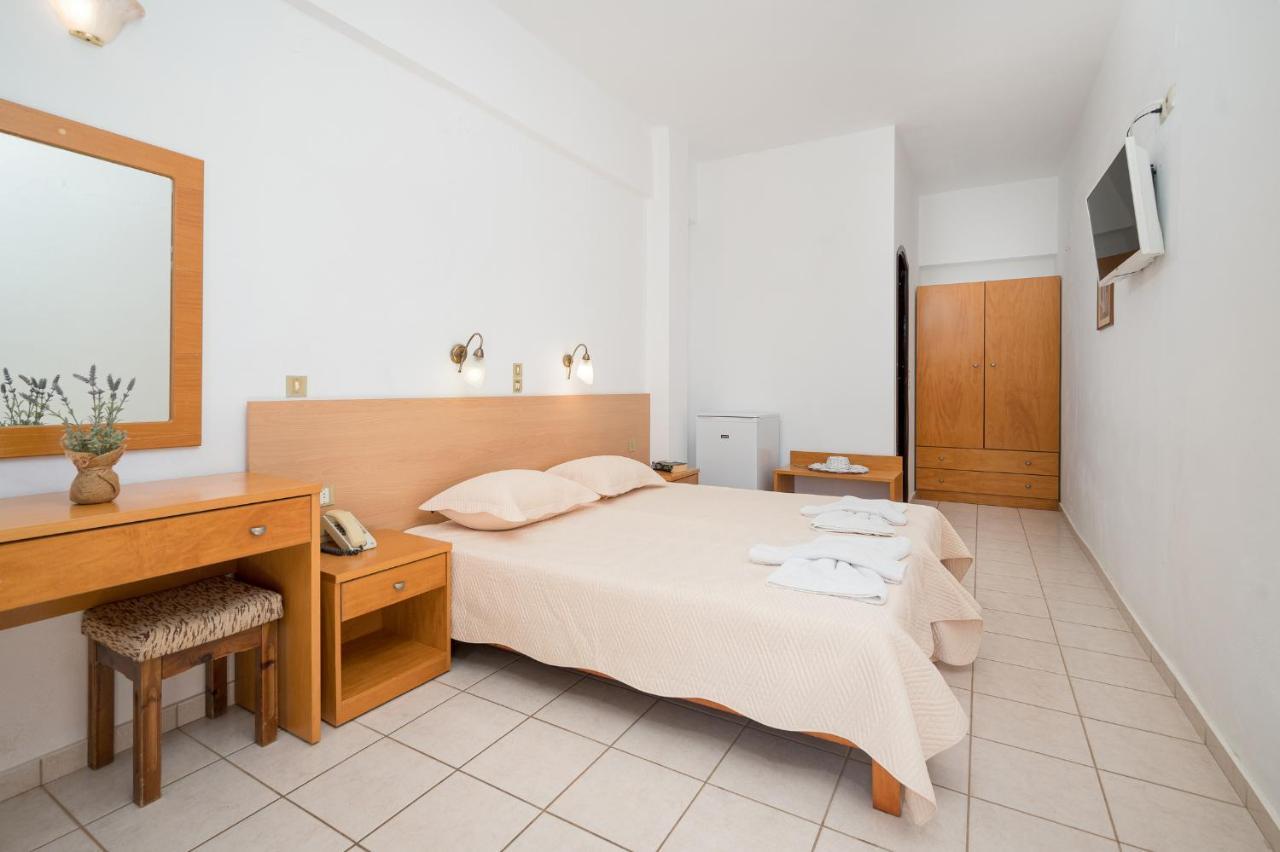 Adonis Hotel Agia Galini Exterior foto