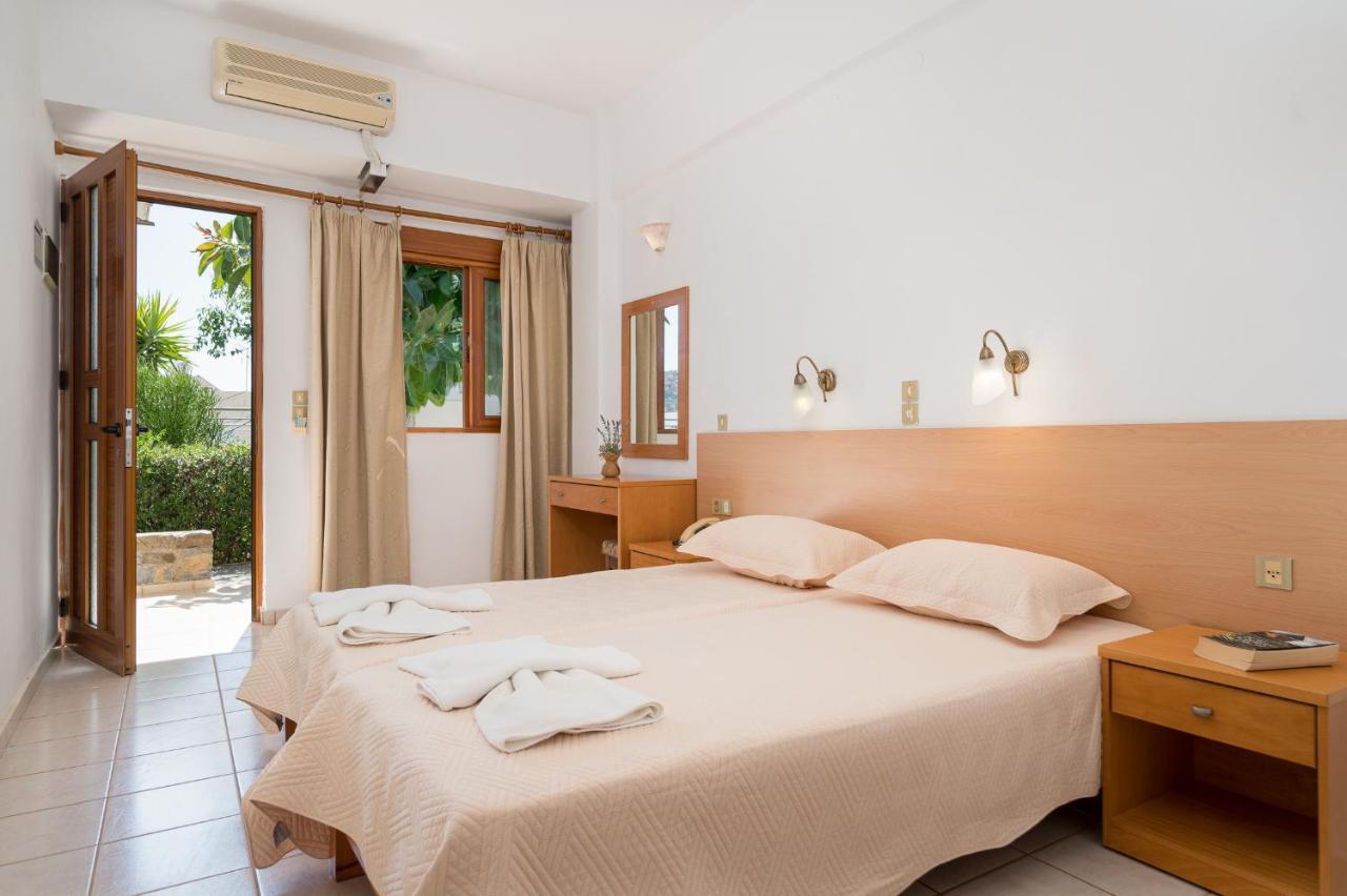 Adonis Hotel Agia Galini Exterior foto
