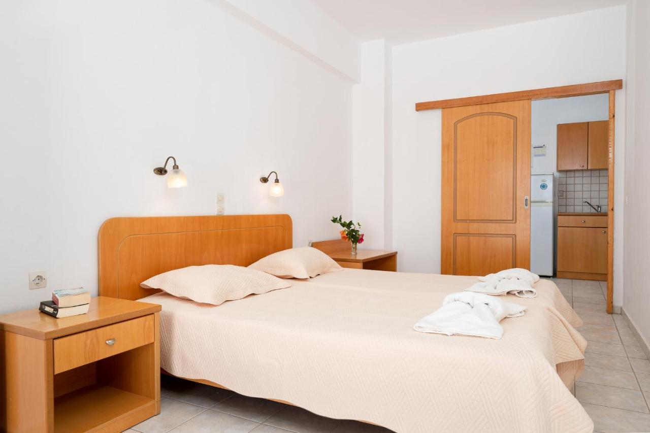 Adonis Hotel Agia Galini Exterior foto
