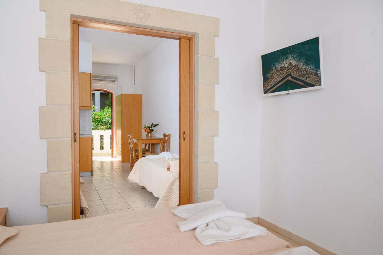 Adonis Hotel Agia Galini Exterior foto