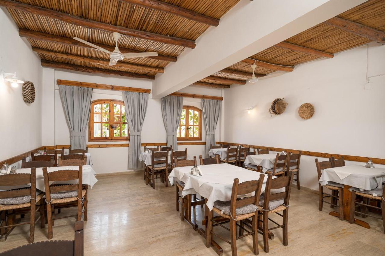Adonis Hotel Agia Galini Exterior foto